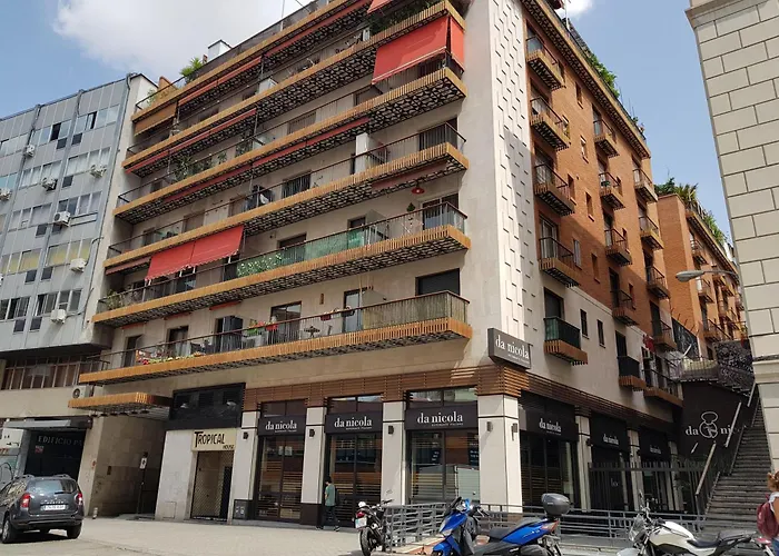 Centrico Y Muy Tanquilo Junto A Plaza De Espana